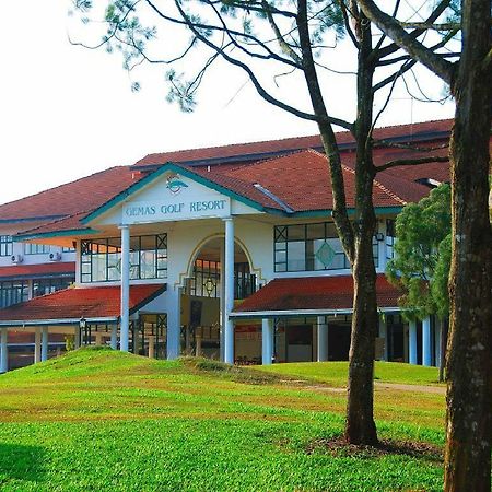 Gemas Golf Resort Bagian luar foto